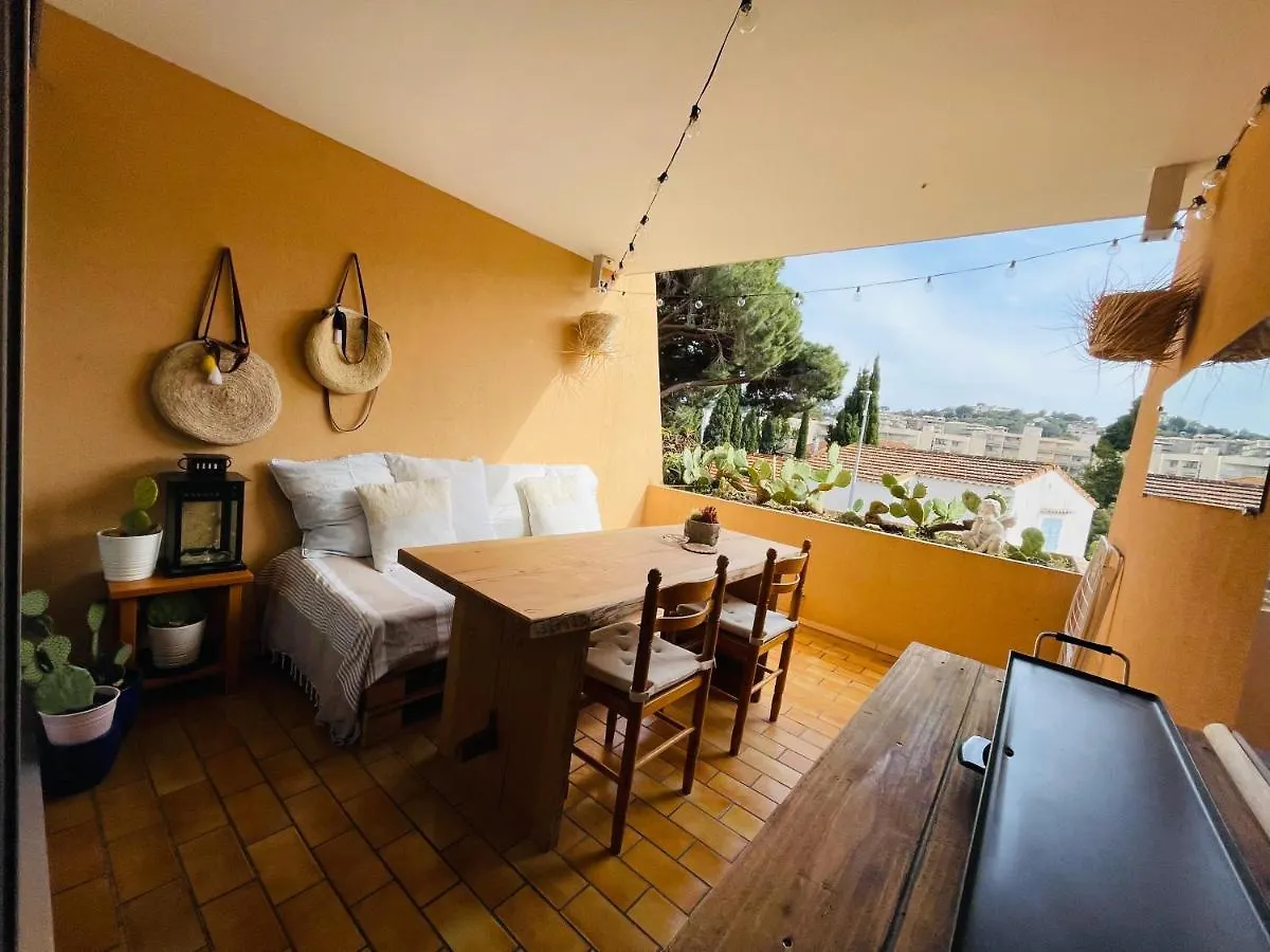 Cosy Deux Pieces Pour 4 Personnes En Centre Ville Classe Cavalaire-sur-Mer 0*,