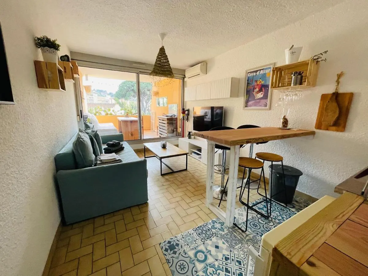 Cosy Deux Pieces Pour 4 Personnes En Centre Ville Classe Cavalaire-sur-Mer