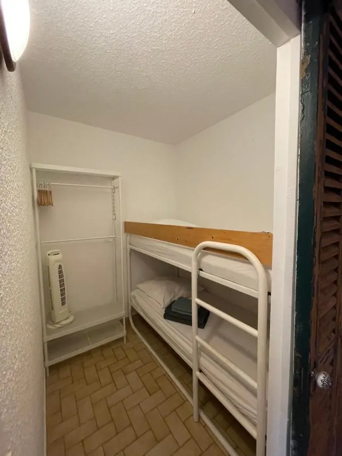 Cosy Deux Pieces Pour 4 Personnes En Centre Ville Classe Cavalaire-sur-Mer 0*,  France