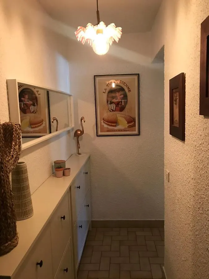Cosy Deux Pieces Pour 4 Personnes En Centre Ville Classe Cavalaire-sur-Mer Apartment